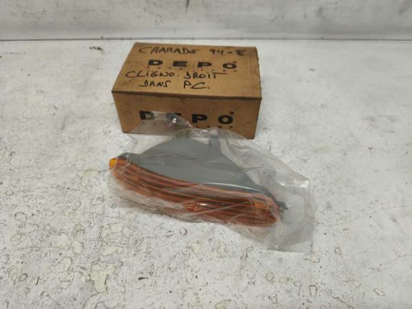 CLIGNOTEUR DROIT DAIHATSU - Vue 1